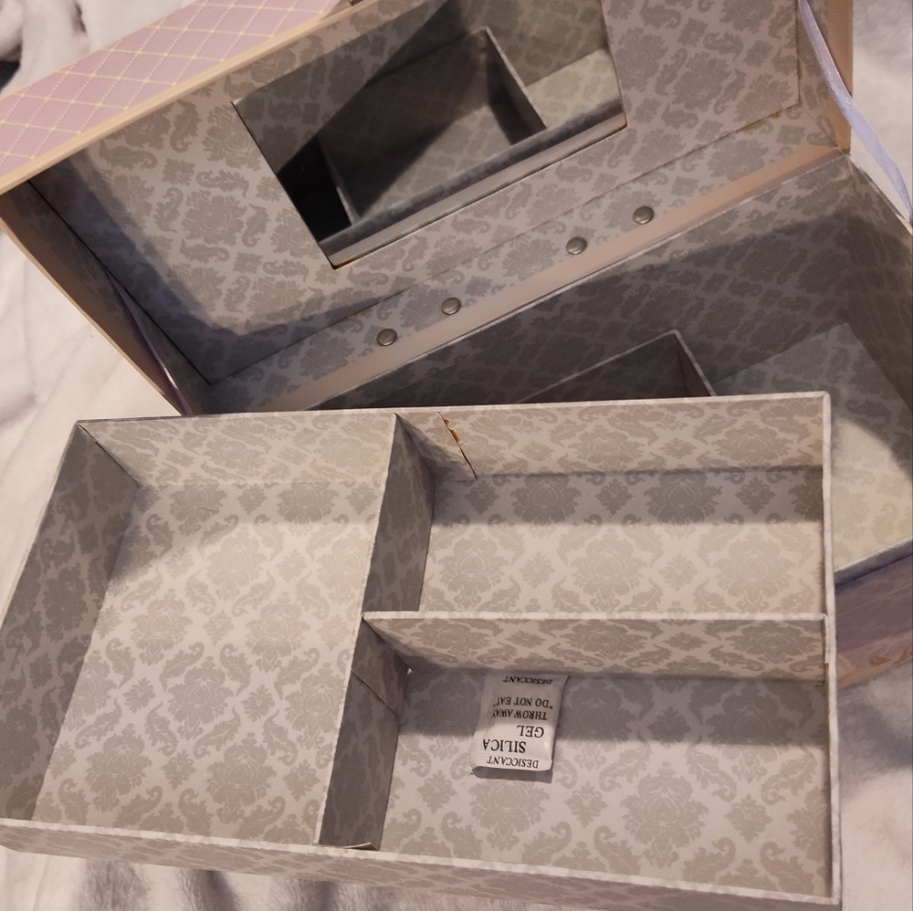 NEW! Storage Trunk - Picture 6 of 11